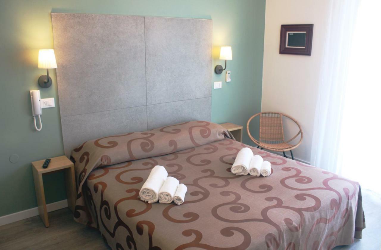 Helga Hotel 2*